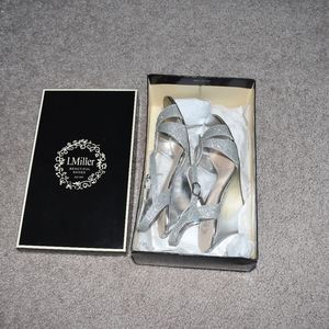 Beautiful silver wedge